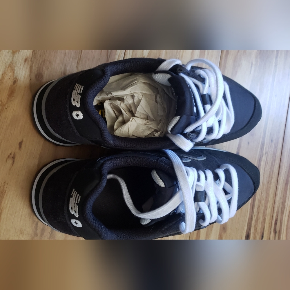 New Balance Figs Sneakers Size 7 slim